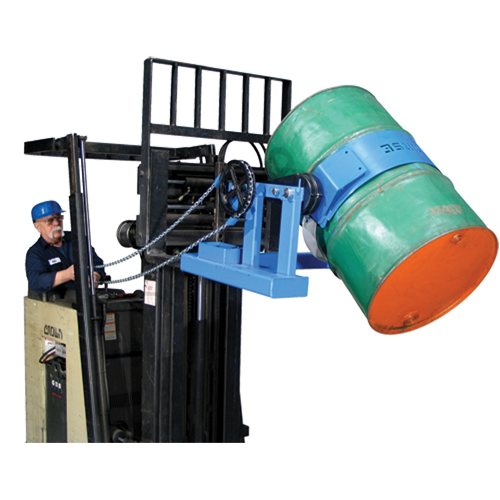 Leveurs de barils pour chariot &eacute;l&eacute;vateur, Baril de 55 gal. US (45 gal. imp.), Capacit&eacute; 800 lb/363 kg Par Equipment