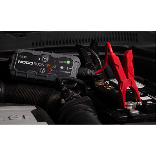 GB40 Boost&reg; Plus Jump Starter Par Equipment