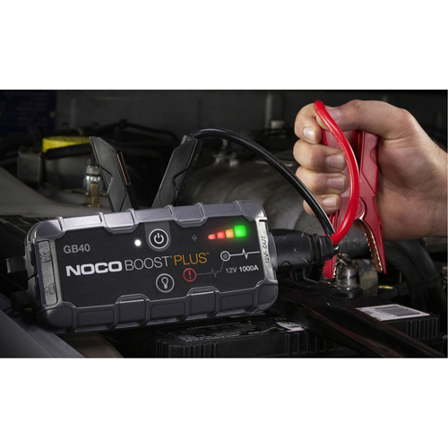 GB40 Boost&reg; Plus Jump Starter Par Equipment