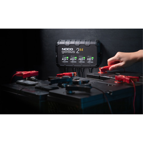 Chargeur de batterie 4 sorties de 8 A Genius 2X4 Par Equipment