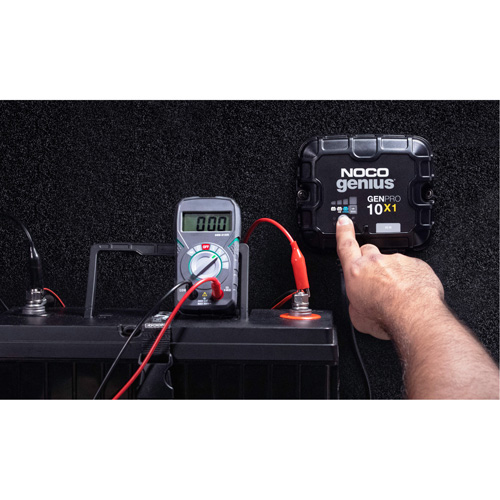 Chargeur de batterie embarqu&eacute; &agrave; 1 sortie de 10 amp&egrave;res GenPro10X1 Genius Par Equipment