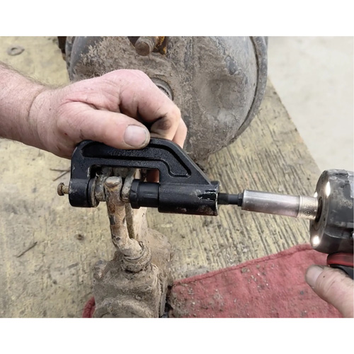 Presse-axe de tige de r&eacute;gleur de jeu pour camions de classes 6 &agrave; 8 Par Equipment