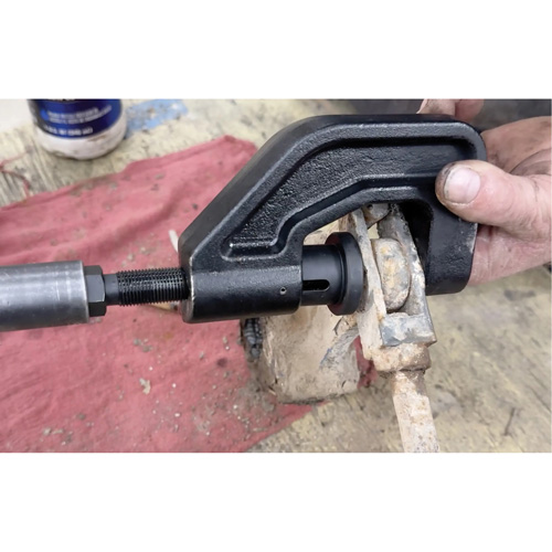 Presse-axe de chape de frein pour camions de classes 6 &agrave; 8 Par Equipment