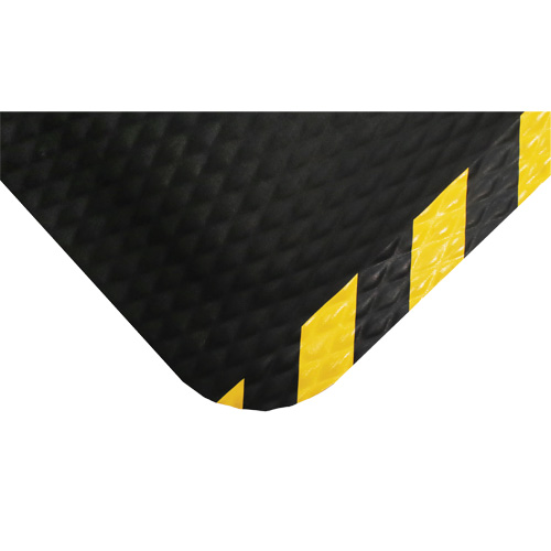 Hog Heaven Mat, Diamond, 4-4/5' x 8' x 5/8", Black/Yellow, Nitrile Par Equipment