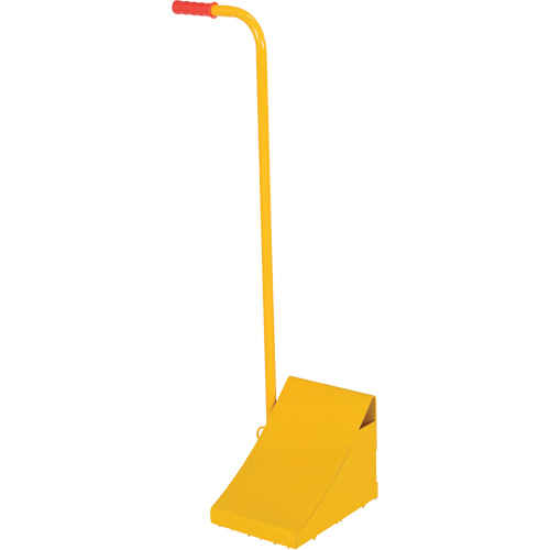 Cale de roue avec poign&eacute;e ergonomique, Acier, Jaune, 8" la x 10-3/4" p x 9-1/8" h Par Equipment