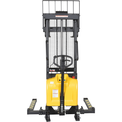 Gerbeur pour chariot &eacute;l&eacute;vateur, Fonctionnement &eacute;lectrique, Capacit&eacute; 2000 lb, Lev&eacute;e max 63" Par Equipment