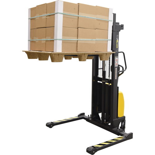 Gerbeur pour chariot &eacute;l&eacute;vateur, Fonctionnement &eacute;lectrique, Capacit&eacute; 2000 lb, Lev&eacute;e max 63" Par Equipment