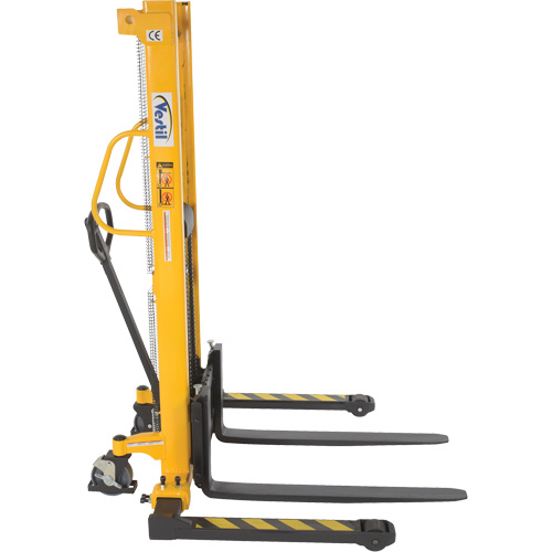 Gerbeur hydraulique manuel, Fonctionnement Pompe manuelle, Capacit&eacute; 2000 lb, Lev&eacute;e max 63" Par Equipment