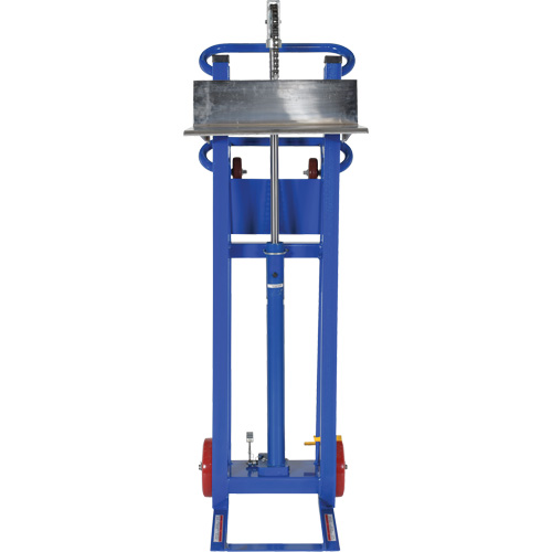 Gerbeur &agrave; plateforme hydraulique, M&eacute;canisme Pompe au pied, Capacit&eacute; de 750 lb, Levage max de 52" Par Equipment