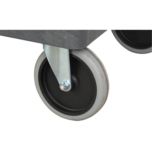 Chariot utilitaire pour l'entretien, 2 tiers, 16-1/2" x 32-1/2" x 34-1/2", Capacit&eacute; 550 lb Par Equipment