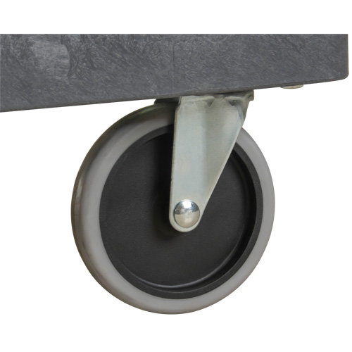 Chariot utilitaire pour l'entretien, 2 tiers, 24-5/8" x 32-1/2" x 40", Capacit&eacute; 550 lb Par Equipment