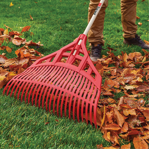 R&acirc;teau &agrave; feuilles, Lame 24", Manche Bois, Lame Plastique Par Equipment