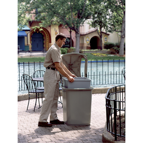 Untouchable&reg; Containers, Polyethylene, 35 US gal. Par Equipment