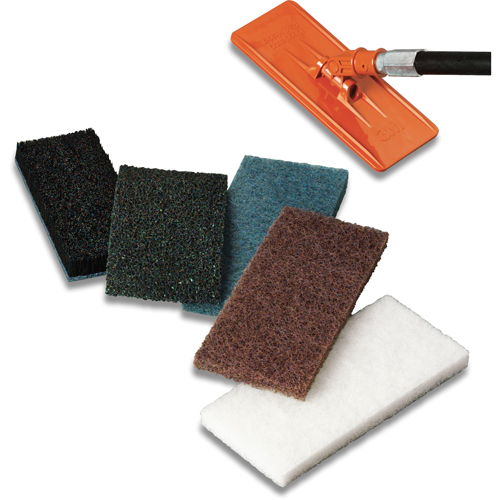 Tampon de r&eacute;curage et de d&eacute;capage Scrub n Strip Doodlebug, 10" lo x 4-6/10" la Par Equipment