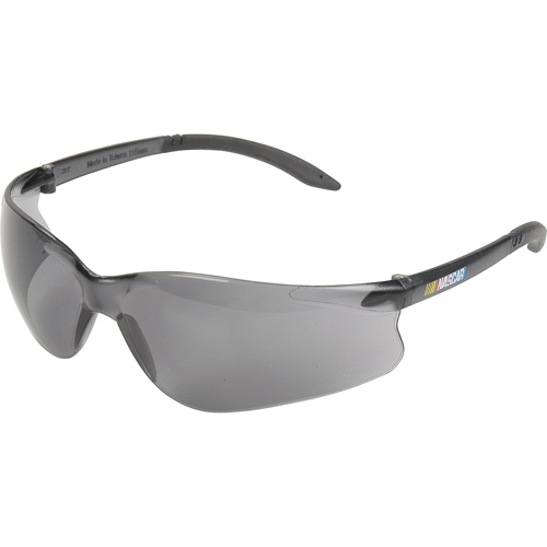 Lunettes de s&eacute;curit&eacute; Nascar GT, Lentille Grise/fum&eacute;e, Anti-&eacute;gratignures, R&eacute;pond ou surpasse la norme CSA Z94.3 Par Equipment
