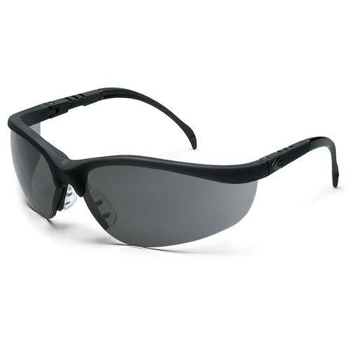 Lunettes de s&eacute;curit&eacute; Klondike, Lentille Grise/fum&eacute;e, Antibu&eacute;e/Anti-&eacute;gratignures, R&eacute;pond ou surpasse la norme CSA Z94.3 Par Equipment
