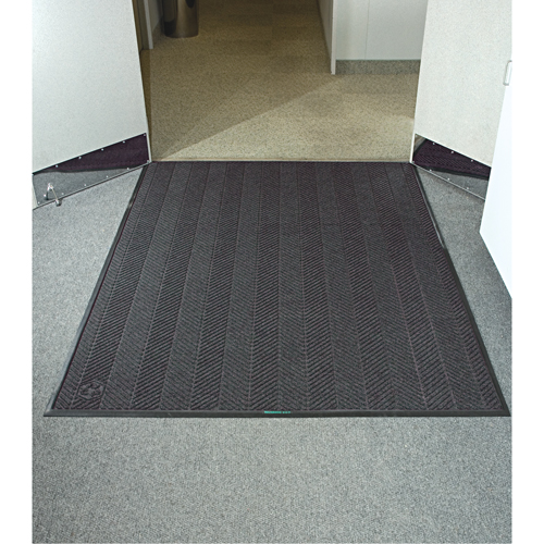 Tapis Waterhog Eco Elite, Essuie-pieds/grattoir, 4' x 20' x 3/8", Cendre grise Par Equipment