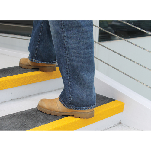 Safestep&reg; Anti-Slip Step Cover, 10" W x 32" L, Black & Yellow Par Equipment