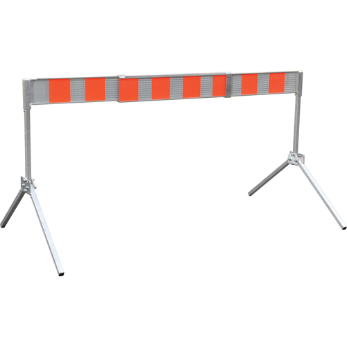Barricade de rue, En A, 6' lo x 5-1/2" h, Orange/Blanc Par Equipment