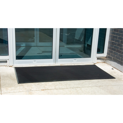 Tapis d'entr&eacute;e ext&eacute;rieure, Caoutchouc, Grattoir Type, Motif Textur&eacute;, 2' x 2-2/3', Noir Par Equipment