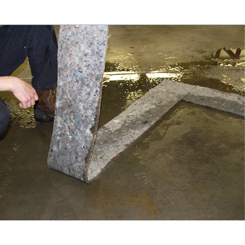 Spilltration Husky Strips, Oil Only, 64" x 8", 4 gal. Absorbancy Par Equipment
