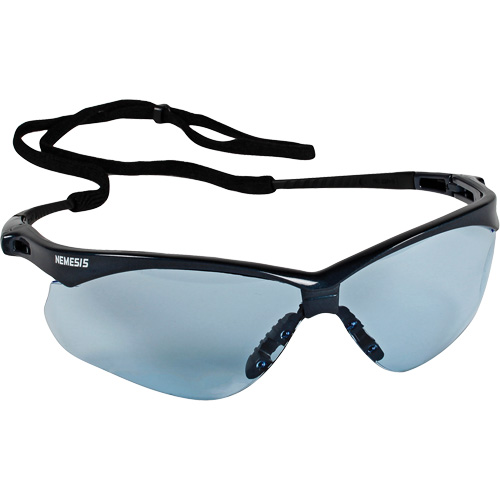 Lunettes de s&eacute;curit&eacute; Nemesis de Kleenguard, Lentille Bleu p&acirc;le, Anti-&eacute;gratignures, ANSI Z87+/R&eacute;pond ou surpasse la norme CSA Z94.3 Par Equipment
