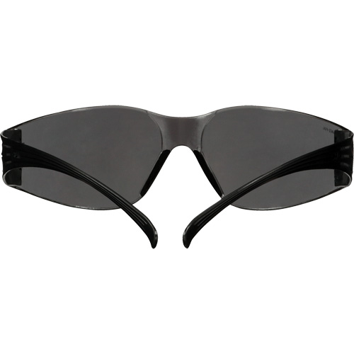 Lunettes de protection de s&eacute;rie 100 SecureFit, Lentille Gris, Antibu&eacute;e/Anti-&eacute;gratignures, ANSI Z87+/R&eacute;pond ou surpasse la norme CSA Z94.3 Par Equipment