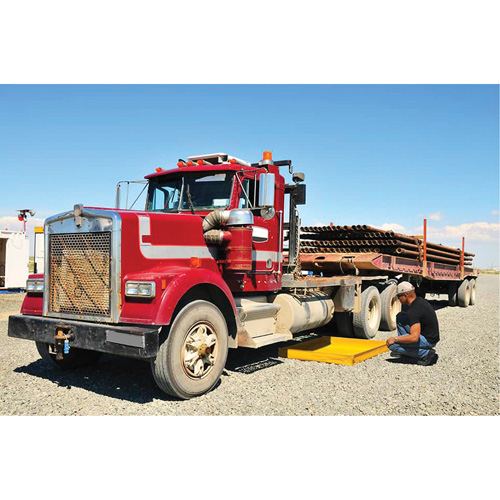 Flexible Ultra-Utility Tray&reg;, 42" L x 42" W x 4.8" H, 18 US gal. Spill Capacity Par Equipment