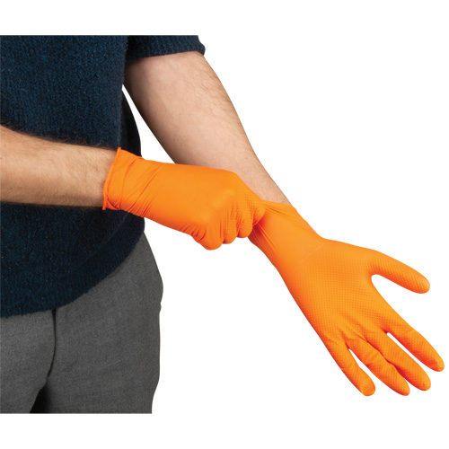 Gants d'examen de poids lourd &agrave; prise tactile, Petit, Nitrile, 8 mils, Sans poudre, Orange Par Equipment