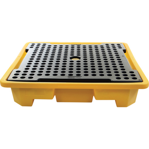 Palette de d&eacute;versements pour quatre barils, Capacit&eacute; de d&eacute;versement 66 gal. US, 57,5" x 57,5" x 12" Par Equipment