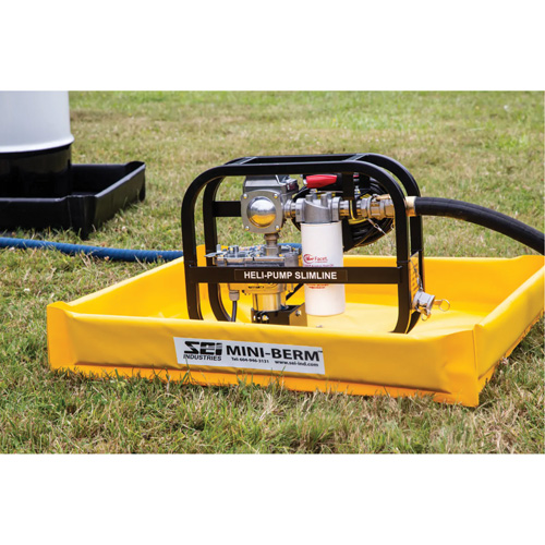 Berme de confinement compacte Mini-Berm en PVC jaune, Capacit&eacute; 22 gal. US, 3' la x 3' lo x 4" h Par Equipment