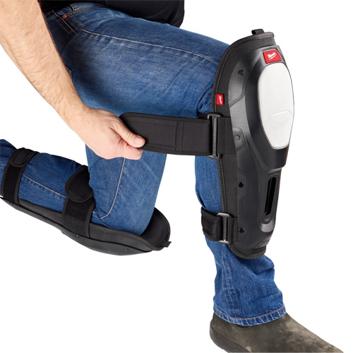 Dynamic Flooring Knee Pad, Hook and Loop Style, Plastic Caps, Foam Pads Par Equipment