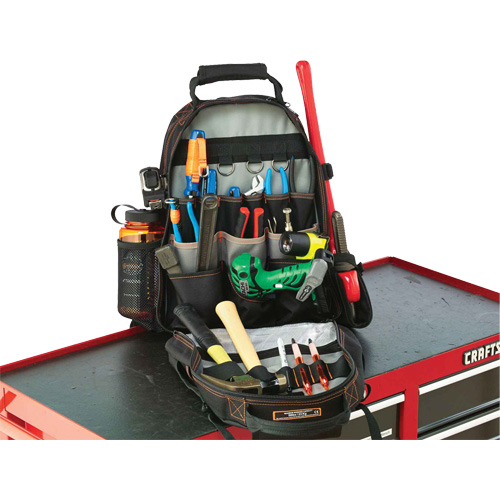 Sac &agrave; dos pour outils 5843 Arsenal, 13-1/2" lo x 8-1/2" la, Noir, Polyester Par Equipment