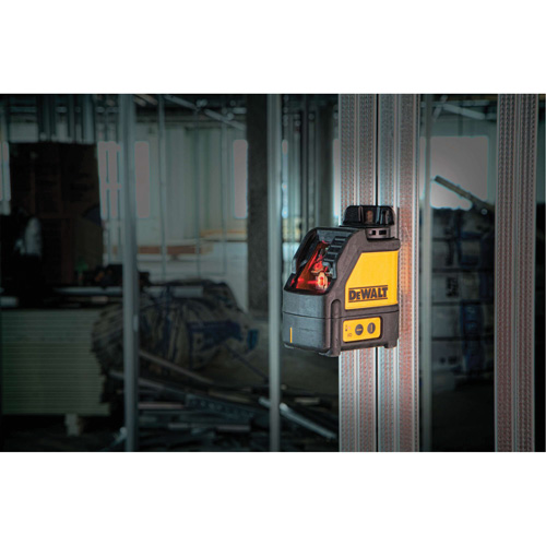 Niveaux laser &agrave; nivellement automatique (horizontal & vertical) Par Equipment