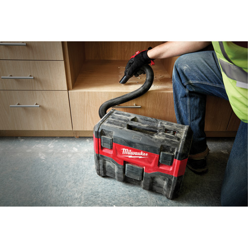 Aspirateur humide/sec M18 (outil seulement), 18 V, Capacit&eacute; 2 gal. Par Equipment