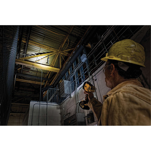 Max Cordless Jobsite Spotlight, LED, 1000 Lumens, Rechargeable Batteries Par Equipment