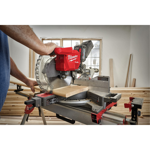 M18 Fuel Dual Bevel Sliding Compound Mitre Saw Kit Par Equipment
