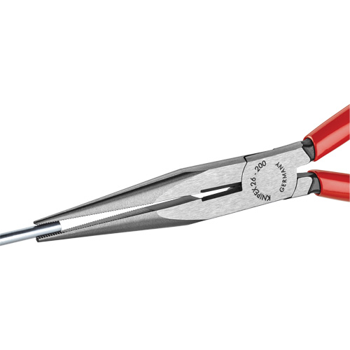 Pince &agrave; bec long avec coupe-fil, 8" lo Par Equipment