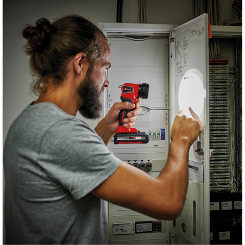 Lampe de poche &agrave; DEL sans fil 18V (outil seulement), DEL, 280 lumens, Bloc-pile Rechargeable Par Equipment