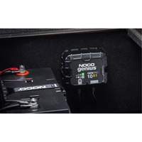 Chargeur de batterie embarqu&eacute; &agrave; 1 sortie de 10 amp&egrave;res GenPro10X1 Genius Par Equipment