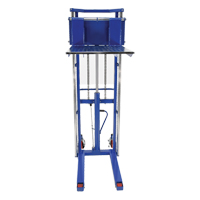 Gerbeur Hefti-Lift, M&eacute;canisme Pompe au pied, Capacit&eacute; de 1500 lb, Levage max de 63" Par Equipment