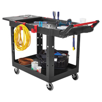 Chariot utilitaire robuste et polyvalent, 2 tiers, 17-3/4" x 36" x 46-1/5", Capacit&eacute; 500 lb Par Equipment