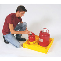 Flexible Ultra-Utility Tray&reg;, 12" L x 12" W x 4.8" H, 1.5 US Gal. Spill Capacity Par Equipment