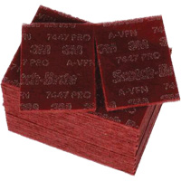 Tampons manuels Scotch-Brite 7447, Oxyde d'aluminium, 9" x 6", Grain Tr&egrave;s fin Par Equipment