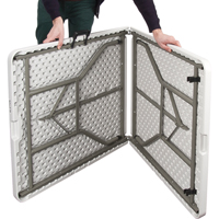 Table se pliant en deux, Rectangulaire, 72" l x 30" la, Poly&eacute;thyl&egrave;ne, Blanc Par Equipment