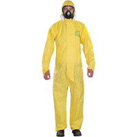 Combinaisons jetables pour usage mod&eacute;r&eacute; Microchem, Petit, Jaune, Polypropyl&egrave;ne Par Equipment
