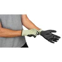 Gants &eacute;lastiques &eacute;cologiques sans coutures r&eacute;sistants &agrave; la coupe, Taille 8, Calibre 13, Rev&ecirc;tement Polyur&eacute;thane, Enveloppe en PEHP/rPET, ASTM ANSI niveau A4 Par Equipment