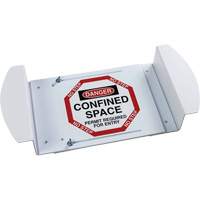 Panneau pour trou d'homme "Danger Confined Space Permit Required For Entry", 21" x 30", Polystyr&egrave;ne, Anglais Par Equipment