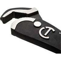 Cl&eacute; bimat&eacute;riau auto-ajustable pour tuyau, Cap des m&acirc;choires 1-1/2", Longueur 12", Fini Oxyde noir, Prise Coussin&eacute;e Par Equipment