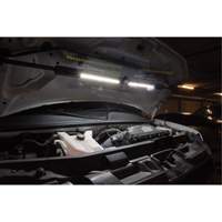 Baladeuse sous-capot pliante, Crochet, Rechargeable, 1400 lumens Par Equipment